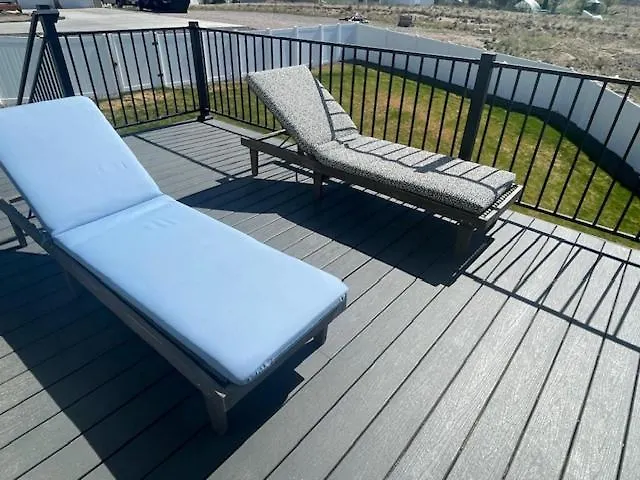 Modern Home, Breathtaking Views Holiday home *
